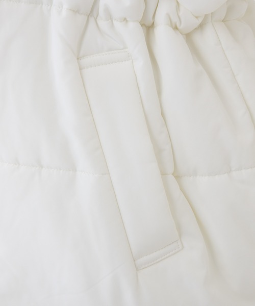 one after another NICE CLAUP（ワンアフターアナザーナイスクラップ）の「ウェストマークミドルフェイクダウンジャケット（ダウンジャケット/コート・レディース・オフホワイト/ブラック/ライトベージュ/ライトブルー/ベージュ/イエロー・FREE）」の22枚目の写真