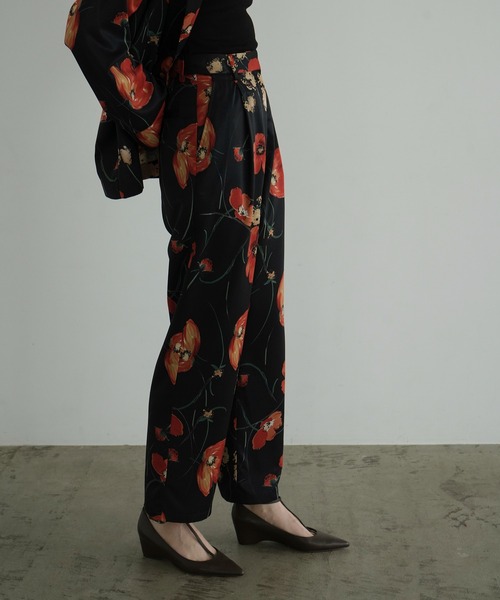 クラネ MULTICOLORED FLOWER WIDE PANTS クラネ CLANE MULTICOLORED FLOWER WIDE PANTS （BLUE