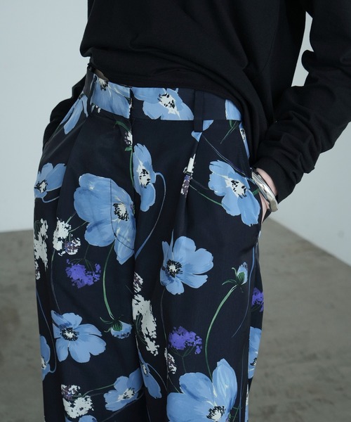 MULTICOLORED FLOWER WIDE PANTS（スラックス）｜CLANE（クラネ