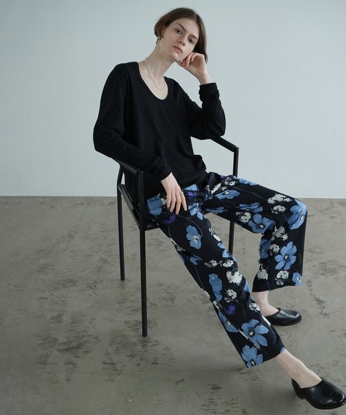 MULTICOLORED FLOWER WIDE PANTS（スラックス）｜CLANE（クラネ）の 