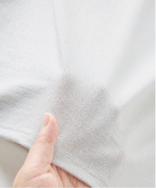 CHAN ME(チャンミ)の「ラメシアーハイネックプルオーバー(Tシャツ/カットソー・レディース・ブラック/ゴールド/グレー/シルバー/ピンク・MEDIUM/LARGE/X-LARGE)」の21枚目の写真