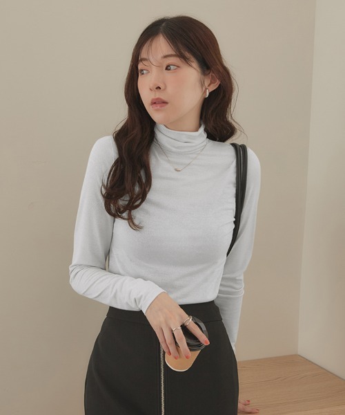 CHAN ME(チャンミ)の「ラメシアーハイネックプルオーバー(Tシャツ/カットソー・レディース・ブラック/ゴールド/グレー/シルバー/ピンク・MEDIUM/LARGE/X-LARGE)」の22枚目の写真