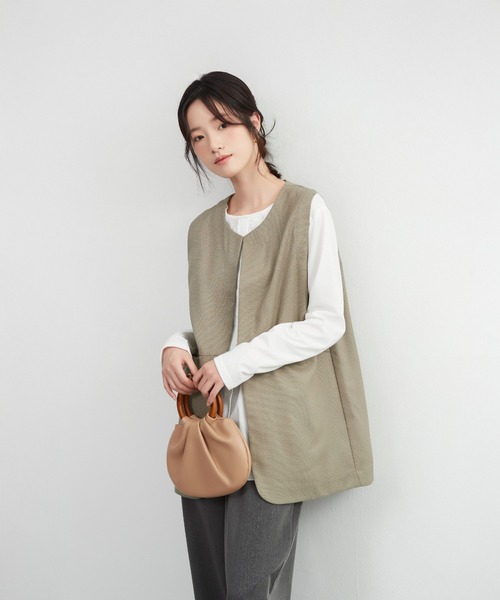 【セール】ノーカラーベスト(ベスト)|On One's Own(オンワンズオン) 【セール】ノーカラーベスト(ベスト)|On One's Own(オンワンズオン)