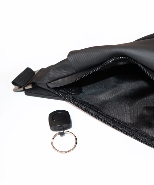 SML（エスエムエル）の「THIERRY HUNTING BAG / ハンティングバッグ（ショルダーバッグ・メンズ・ブラック/グレー・FREE）」の9枚目の写真