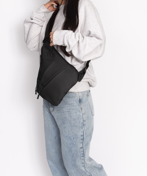 SML（エスエムエル）の「THIERRY HUNTING BAG / ハンティングバッグ（ショルダーバッグ・メンズ・ブラック/グレー・FREE）」の11枚目の写真