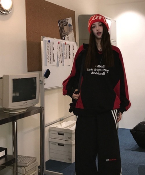 SHEPP(シープ)の「《新色ブラウン・ブラック追加》【お気に入り数2.9万人突破!】バイカラー ゲームシャツ ポンチスウェット プルオーバートップス(スウェット・レディース・ピンク/レッド/ネイビー/ブラック/ブラウン・M/L)」の13枚目の写真
