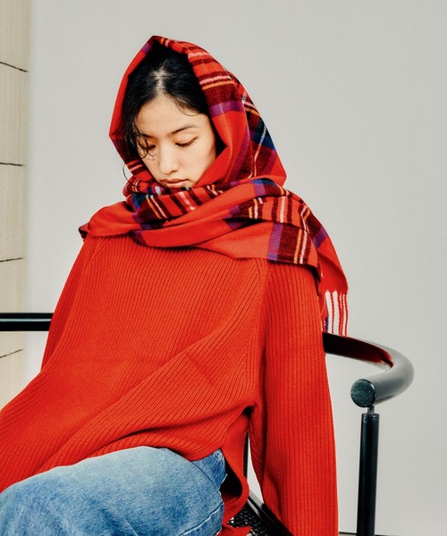 LEPSIM（レプシィム）の「洗えるチェックストール　32606（ストール/ショール・レディース・ブルー/オレンジ/アイボリー/レッド/ベージュ・ONE SIZE）」の5枚目の写真