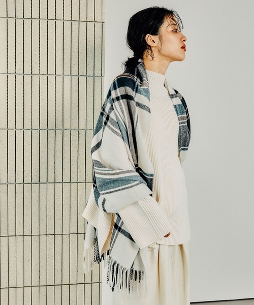 LEPSIM（レプシィム）の「洗えるチェックストール　32606（ストール/ショール・レディース・ブルー/オレンジ/アイボリー/レッド/ベージュ・ONE SIZE）」の2枚目の写真