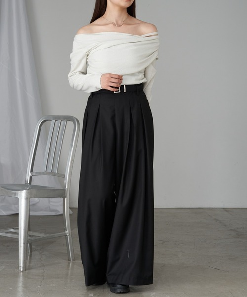 RAY CASSIN(レイカズン)の「【華奢見えが叶う】チョーカー付オフショルデザインニット(ニット/セーター・レディース・レッド/ブラウン/アイボリー/グレー/ピンク系その他2・FREE)」の6枚目の写真