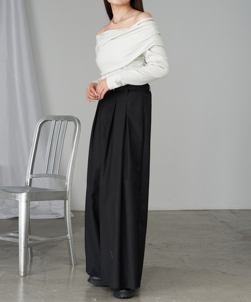 RAY CASSIN(レイカズン)の「【華奢見えが叶う】チョーカー付オフショルデザインニット(ニット/セーター・レディース・レッド/ブラウン/アイボリー/グレー/ピンク系その他2・FREE)」の7枚目の写真