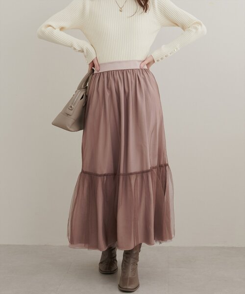 natural couture(ナチュラルクチュール)の「チュール×サテンリバーシブルスカート(スカート・レディース・モカ/オフホワイト/ブラック・FREE)」の4枚目の写真