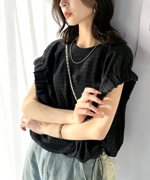 旬のスタイルを手に入れる。袖くしゅくしゅシャーリング風ジャガードトップス