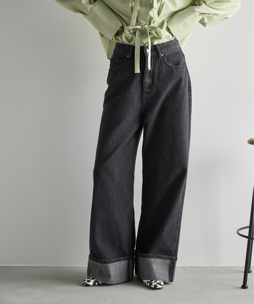THE YOn(ザヨン)の「ロールアップヘムワイドデニムパンツ(デニムパンツ・レディース・ブルー/ブラック・M/S)」の7枚目の写真