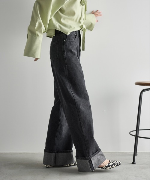 THE YOn(ザヨン)の「ロールアップヘムワイドデニムパンツ(デニムパンツ・レディース・ブルー/ブラック・M/S)」の9枚目の写真