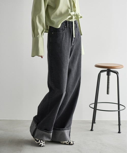 THE YOn(ザヨン)の「ロールアップヘムワイドデニムパンツ(デニムパンツ・レディース・ブルー/ブラック・M/S)」の10枚目の写真