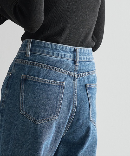 THE YOn(ザヨン)の「ロールアップヘムワイドデニムパンツ(デニムパンツ・レディース・ブルー/ブラック・M/S)」の3枚目の写真
