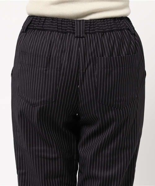 IEDIT(イディット)の「【股下丈が選べる】ララ・ステラ フィルム&裏ボア仕様の きちんと顔のストライプあったかパンツ (その他パンツ・レディース・ブラック/ダークグレー/ダークネイビー・5/7/1/4/10/2/9/3/6/8)」の11枚目の写真