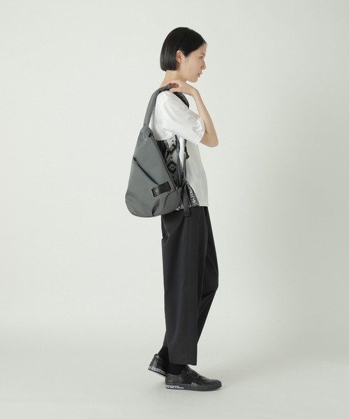 ZUCCa(ズッカ)の「スラッシュジッパーBAG / バッグ(ショルダーバッグ・レディース・ブラック/グレー/ネイビー/ダークグレー・FREE)」の8枚目の写真