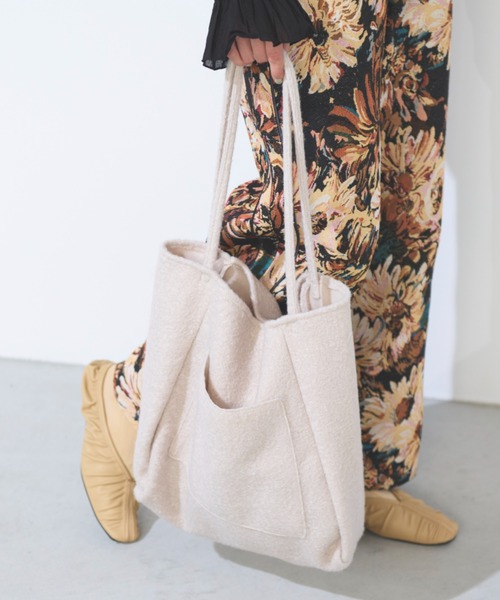 Libra Cue（リブラ キュー）の「【A4収納可能】ポーチ付きビッグトート（トートバッグ・レディース・レッド/ブラック/アイボリー・FREE）」の6枚目の写真