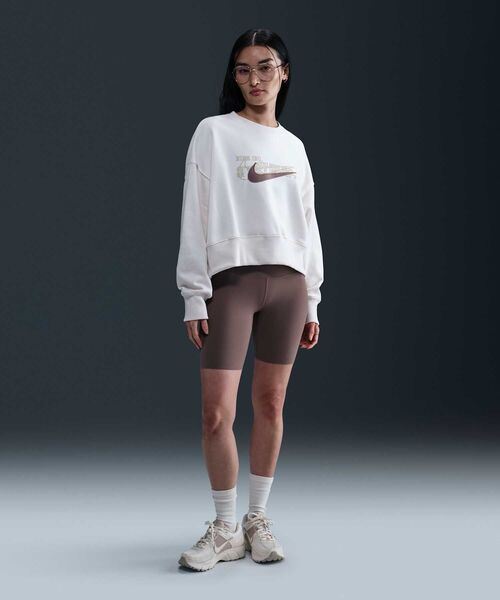NIKE（ナイキ）の「ナイキ スポーツウェア フェニックス フリース ウィメンズ オーバーオーバーサイズド クルーネック フレンチ テリー スウェットシャツ / Nike Sportswear Phoenix Fleece Women's Over-Oversized Crew-Neck French Terry Sweatshirt HV4790-030 Phantom（スウェット・レディース・クリーム・2XL/L/M/S/XL/XS）」の8枚目の写真
