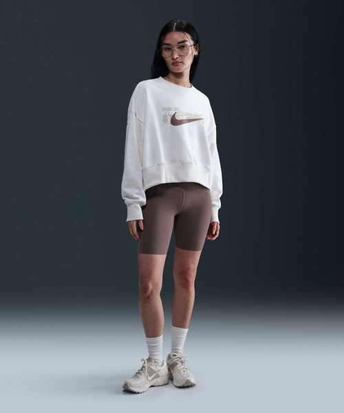 NIKE（ナイキ）の「ナイキ スポーツウェア フェニックス フリース ウィメンズ オーバーオーバーサイズド クルーネック フレンチ テリー スウェットシャツ / Nike Sportswear Phoenix Fleece Women's Over-Oversized Crew-Neck French Terry Sweatshirt HV4790-030 Phantom（スウェット・レディース・クリーム・2XL/L/M/S/XL/XS）」の2枚目の写真