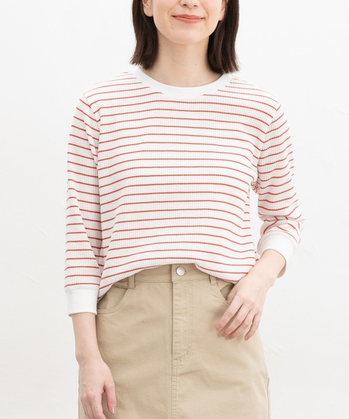 Honeys(ハニーズ)の「7分袖ワッフルクルーT(Tシャツ/カットソー・レディース・アイボリー/サックスブルー/ピンク系その他/ブルー系その他3/ホワイト系その他/ピンク/ホワイト×ネイビー/スミクロ/ミント・L/LL/M/S)」の3枚目の写真