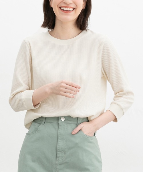 Honeys(ハニーズ)の「7分袖ワッフルクルーT(Tシャツ/カットソー・レディース・アイボリー/サックスブルー/ピンク系その他/ブルー系その他3/ホワイト系その他/ピンク/ホワイト×ネイビー/スミクロ/ミント・L/LL/M/S)」の2枚目の写真