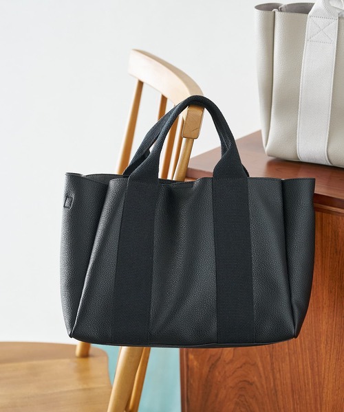 collex（コレックス）の「【Varje Dag】3WAY スクエアトートバッグ（トートバッグ・レディース・ブラック/グレイッシュベージュ/シルバー・フリー）」の4枚目の写真