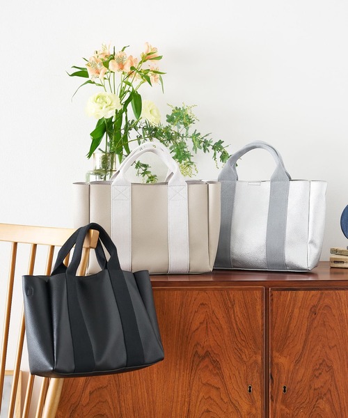 collex（コレックス）の「【Varje Dag】3WAY スクエアトートバッグ（トートバッグ・レディース・ブラック/グレイッシュベージュ/シルバー・フリー）」の7枚目の写真
