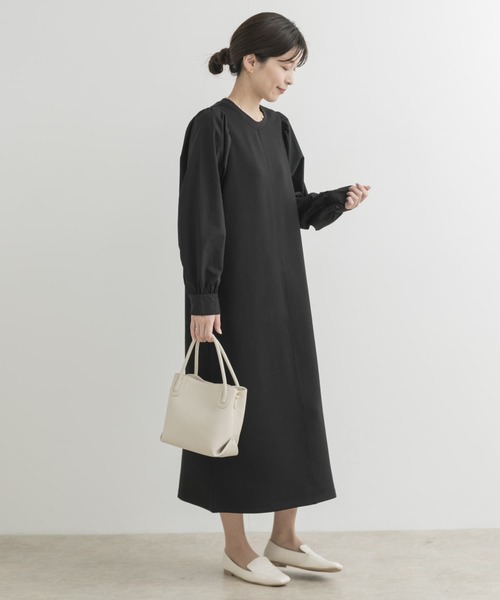 URBAN RESEARCH DOORS(アーバンリサーチドアーズ)の「ボリュームスリーブドッキングワンピース(ワンピース・レディース・ブラック/ブラック系その他・MEDIUM)」の21枚目の写真