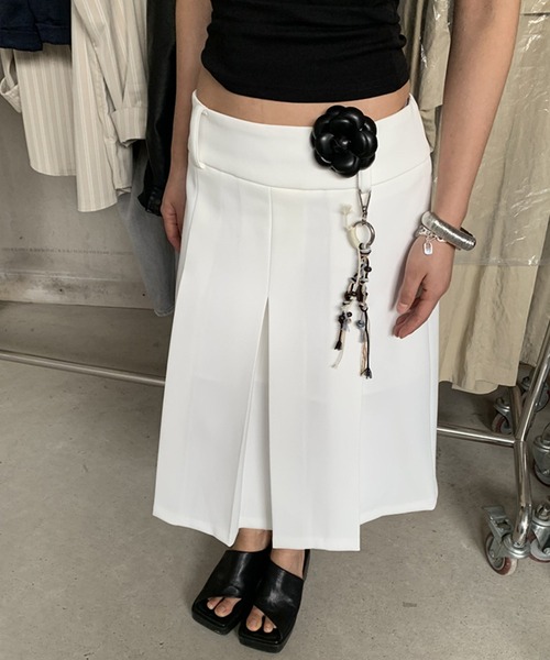 ローヘン　LOHEN スカートパンツ　ホワイト 美品✨LOHEN ローヘン バレルパンツ ホワイト テーパード 近年