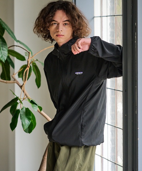 ragged mountain(ラギットマウンテン)の「【RAGGED MOUNTAIN/ラギットマウンテン】BERLIN/バーリン 撥水 UVカット ポケッタブルパーカー ユニセックス オーバーサイズ キャンプ フェス 通勤 通学 華奢見え(マウンテンパーカー・メンズ・チャコールグレー/ブラック/カーキ/ネイビー・MEDIUM/LARGE/X-LARGE)」の20枚目の写真