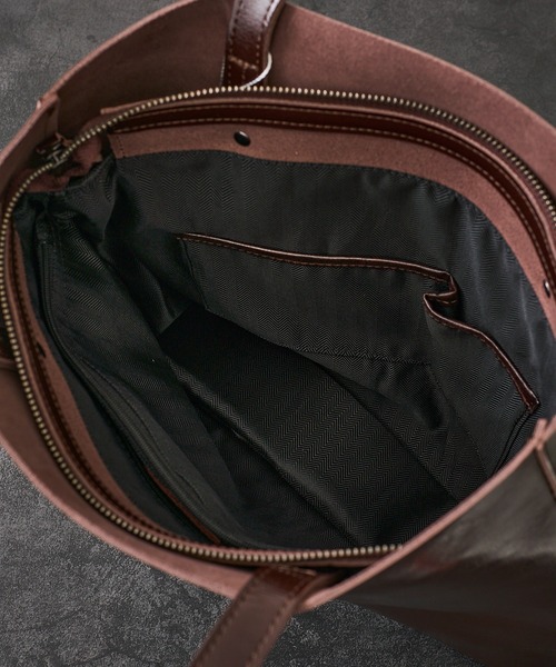 TETE HOMME(テットオム)の「スプリットレザートートバッグ(縦型)(ビジネスバッグ・メンズ・グレー/ブラウン系1/ネイビー/ブラック/ブラウン・FREE)」の9枚目の写真