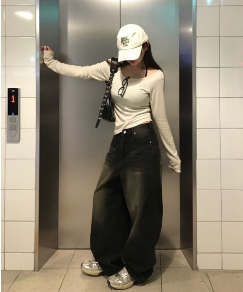 BEIDELLI（ベイデリー）の「[BELLIDE MADE] バルーンワイドデニムパンツ（デニムパンツ・レディース・ダークグレー/ブルー・SMALL/MEDIUM/LARGE）」の3枚目の写真