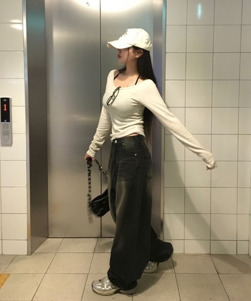 BEIDELLI（ベイデリー）の「[BELLIDE MADE] バルーンワイドデニムパンツ（デニムパンツ・レディース・ダークグレー/ブルー・SMALL/MEDIUM/LARGE）」の17枚目の写真