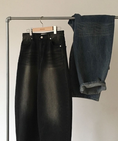 BEIDELLI（ベイデリー）の「[BELLIDE MADE] バルーンワイドデニムパンツ（デニムパンツ・レディース・ダークグレー/ブルー・SMALL/MEDIUM/LARGE）」の4枚目の写真