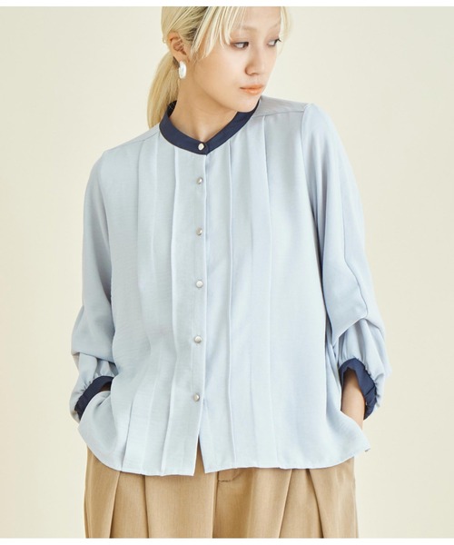 Settimissimo(セッティミッシモ)の「バンドカラー ピンタック 2WAY スリーブ ブラウス(シャツ/ブラウス・レディース・オフホワイト/ブルー・FREE)」の2枚目の写真