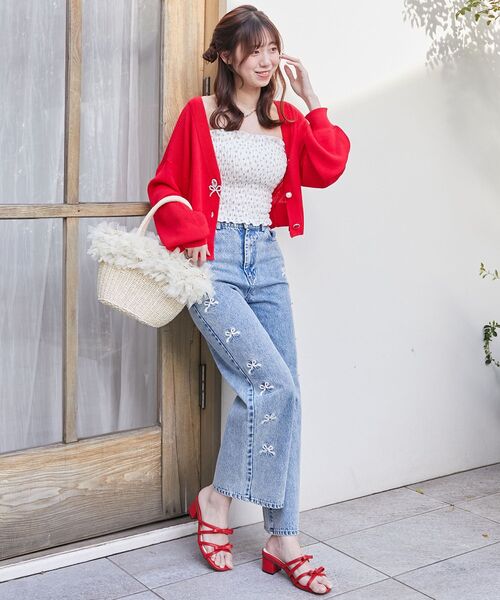 MAJESTIC LEGON（マジェスティックレゴン）の「チャームボタンUVカットカーディガン（カーディガン/ボレロ・レディース・オフホワイト/イエロー/ピンク/レッド/ブルー/ブラック・MEDIUM）」の18枚目の写真