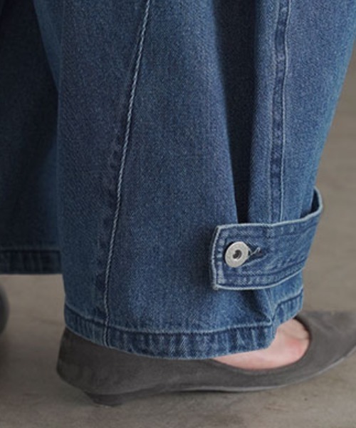 HUG.U(ハグユー)の「ゆるカーブ バナナデニムパンツ(デニムパンツ・レディース・ダークインディゴブルー/ブラック系/ブルー系・L/M/S/LL)」の17枚目の写真