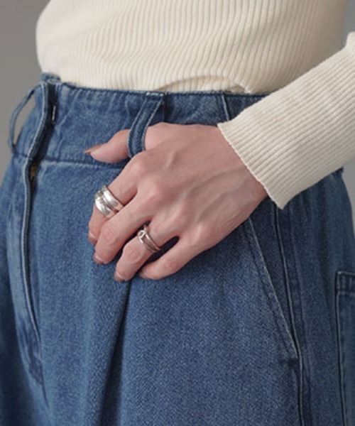 HUG.U(ハグユー)の「ゆるカーブ バナナデニムパンツ(デニムパンツ・レディース・ダークインディゴブルー/ブラック系/ブルー系・L/M/S/LL)」の18枚目の写真