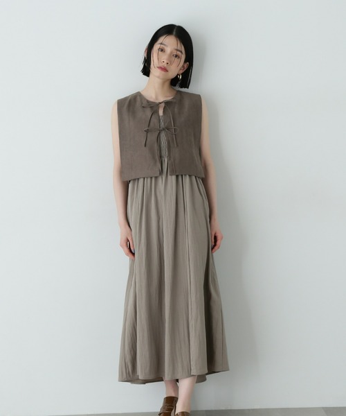 N.（N. Natural Beauty Basic）（エヌエヌナチュラルビューティーベーシック）の「フェイクスウェードリボンベスト＆ベアワンピース（ワンピース・レディース・ブラウン/グレー・MEDIUM）」の3枚目の写真