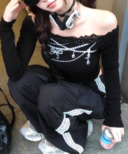 SHEENA(シーナ)の「チャームデザインレースオフショルトップス(Tシャツ/カットソー・レディース・ブラック/ホワイト・M)」の12枚目の写真