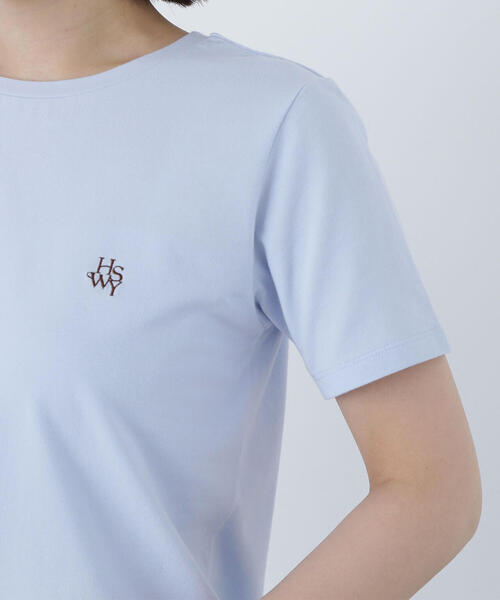 NATURAL BEAUTY BASIC(ナチュラルビューティーベーシック)の「◇ワンポイントコンパクトTシャツ(Tシャツ/カットソー・レディース・オフホワイト/ブルー/ネイビー・FREE)」の5枚目の写真