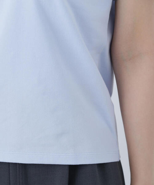NATURAL BEAUTY BASIC(ナチュラルビューティーベーシック)の「◇ワンポイントコンパクトTシャツ(Tシャツ/カットソー・レディース・オフホワイト/ブルー/ネイビー・FREE)」の6枚目の写真