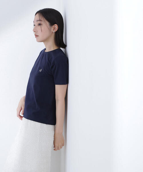 NATURAL BEAUTY BASIC(ナチュラルビューティーベーシック)の「◇ワンポイントコンパクトTシャツ(Tシャツ/カットソー・レディース・オフホワイト/ブルー/ネイビー・FREE)」の10枚目の写真