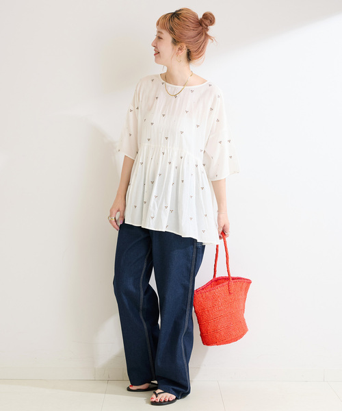 Simplicite（サンプリシテ）の「【WEB限定】手洗い可 / バックリボンフラワー刺繍ブラウス（シャツ/ブラウス・レディース・ホワイト/ブラウン・FREE）」の4枚目の写真