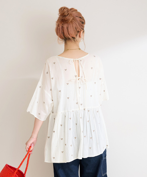 Simplicite（サンプリシテ）の「【WEB限定】手洗い可 / バックリボンフラワー刺繍ブラウス（シャツ/ブラウス・レディース・ホワイト/ブラウン・FREE）」の9枚目の写真