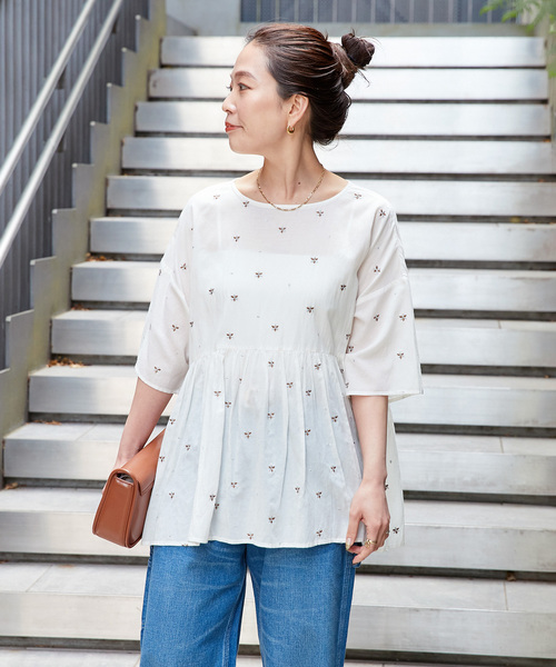 Simplicite（サンプリシテ）の「【WEB限定】手洗い可 / バックリボンフラワー刺繍ブラウス（シャツ/ブラウス・レディース・ホワイト/ブラウン・FREE）」の14枚目の写真