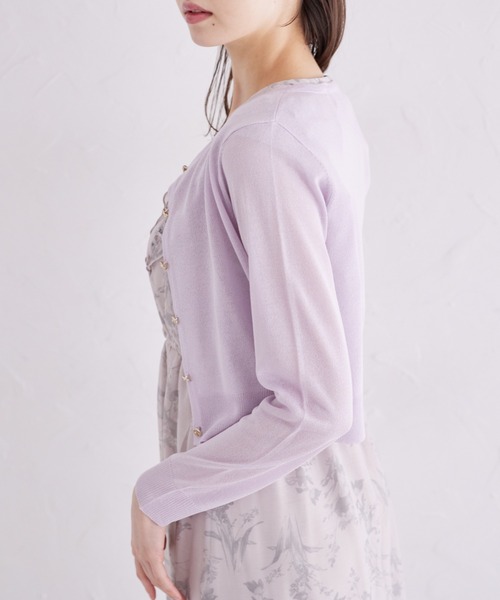 tocco closet(トッコ クローゼット)の「リボンメタル釦シアーカーディガン(カーディガン/ボレロ・レディース・オフホワイト/ブラック/ラベンダー・M)」の15枚目の写真