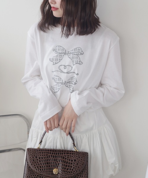 ROOPTOKYO(ループトウキョウ)の「トレンドライクなリボンデザイン。ハート&チェックリボン/ ロンT / バレエコア(Tシャツ/カットソー・レディース・ホワイト×レッド/ホワイト×グレー・FREE)」の1枚目の写真